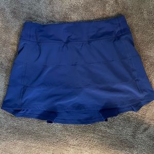Lululemon 15” (long) size 6 royal blue skirt